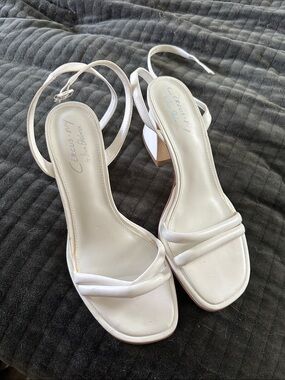 Circus by Sam Edelman Cream white Strappy Block Heel Sandals